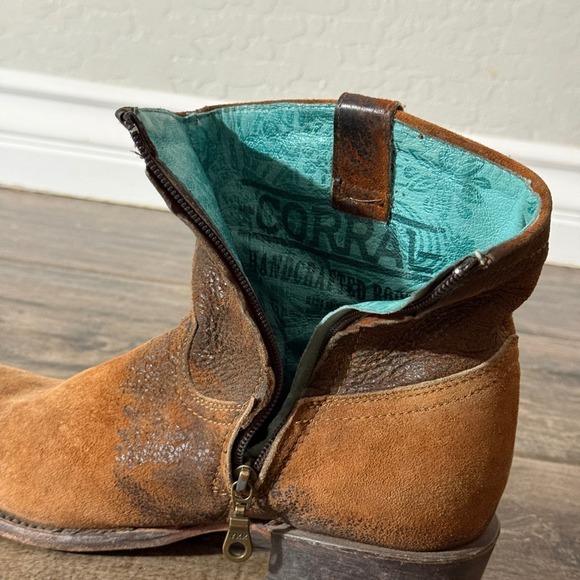 Corral Women's Lamb Round Toe Cowboy Zip Bootie, Chocolate Tan, 9M - Picture 10 of 13